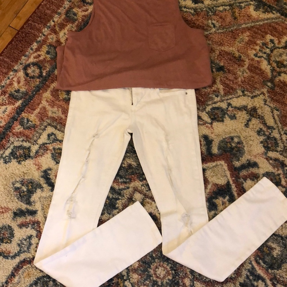 White skinny/ straight leg jean